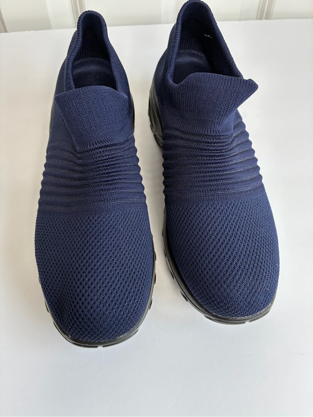 Org. Price $90.00 Comfort unisex 6.5 Navy Knit Slip-On Sneakers - Lightweight